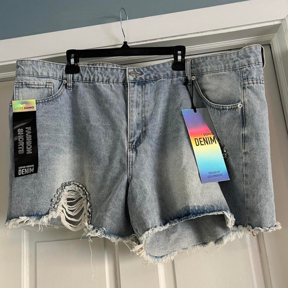 New with tags rhinestone embellished denim shorts size 22